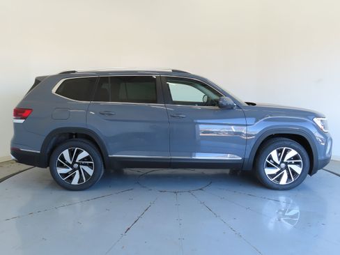 New 2026 Volkswagen Atlas SEL image 2