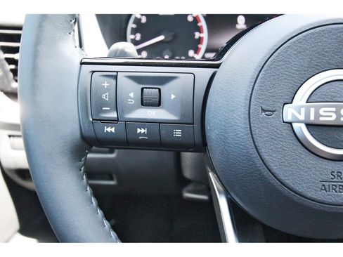 Used 2022 Nissan Rogue SV w/ SV Premium Package FWD image 19