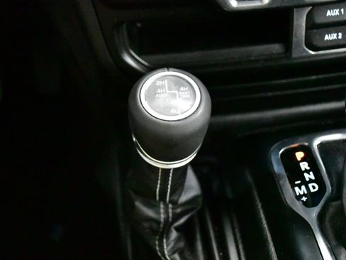 Used 2023 Jeep Wrangler Unlimited Sahara w/ Cold Weather Group AWD/4WD image 30