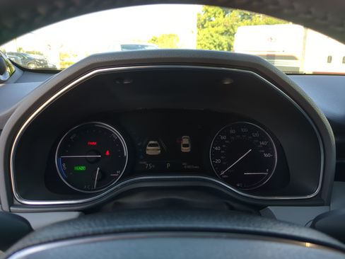 Used 2019 Toyota Avalon Limited w/ Preferred Accessory Package image 33