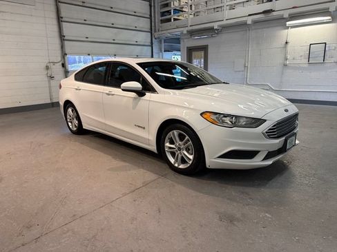 Used 2018 Ford Fusion SE FWD image 9