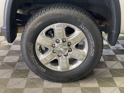 Used 2020 Chevrolet Silverado 2500 LTZ w/ LTZ Premium Package AWD/4WD image 18