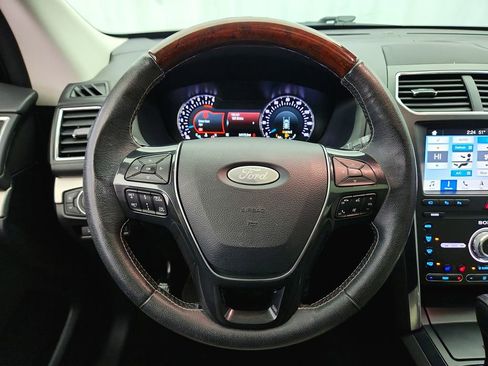 Used 2019 Ford Explorer Platinum AWD/4WD image 14