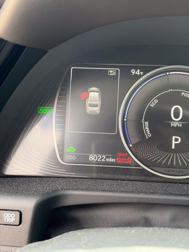 Used 2025 Lexus ES 300h w/ Premium Package FWD image 2