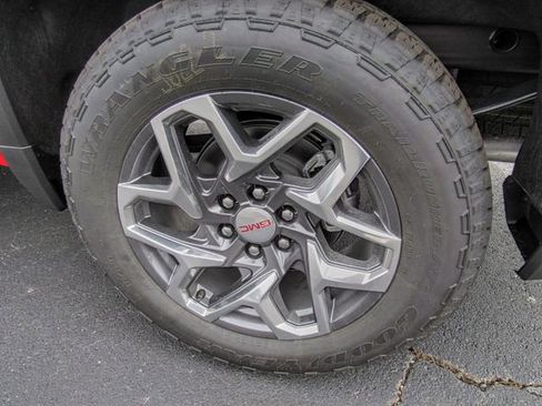 New 2026 GMC Sierra 1500 SLE w/ X31 Off-Road Package image 10