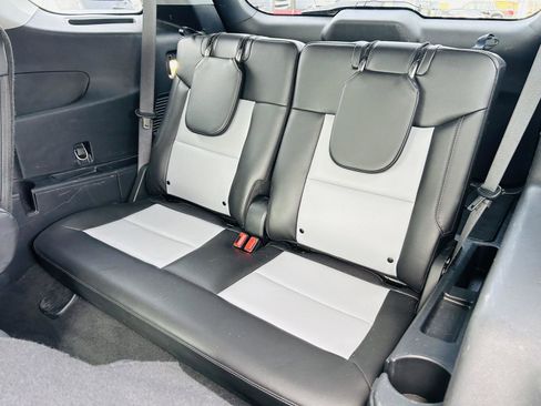 Used 2022 Ford Explorer XLT w/ Equipment Group 202A image 22