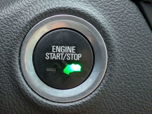 Used 2017 Buick Envision Essence FWD image 31