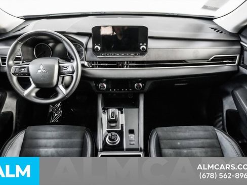Used 2024 Mitsubishi Outlander SE image 23