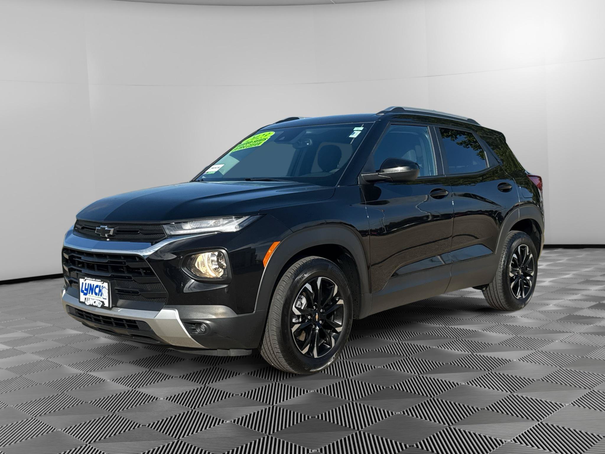 Used 2023 Chevrolet TrailBlazer LT w/ Convenience Package FWD image 1