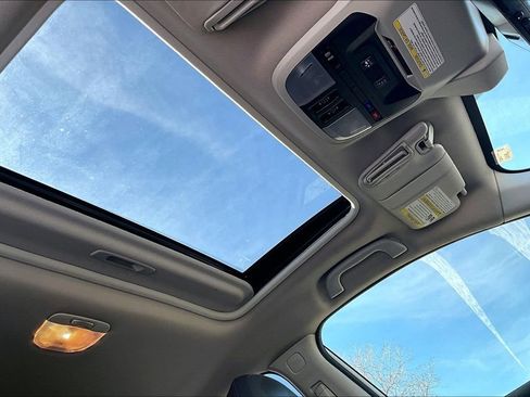 Used 2021 Subaru Crosstrek 2.5i Sport w/ Moonroof Package image 20