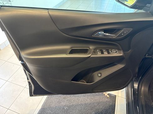 Used 2023 Chevrolet Equinox LT image 11