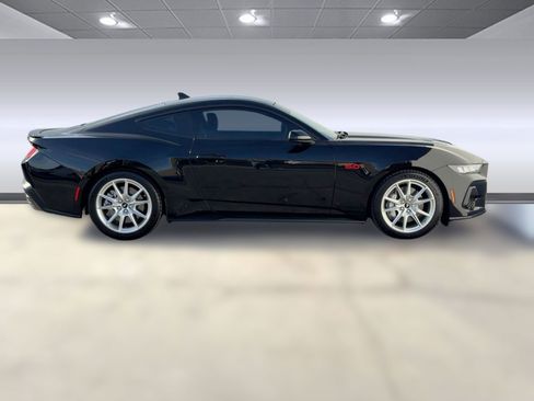 Used 2025 Ford Mustang GT Premium image 6