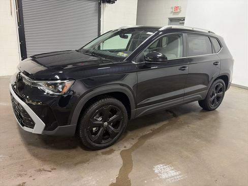 New 2026 Volkswagen Taos SEL image 6