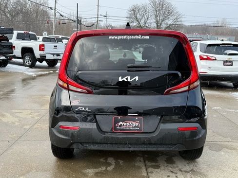 Used 2022 Kia Soul LX image 13