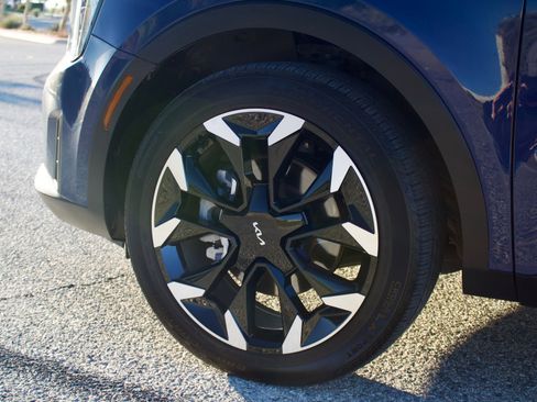 Used 2025 Kia Sorento SX FWD image 26