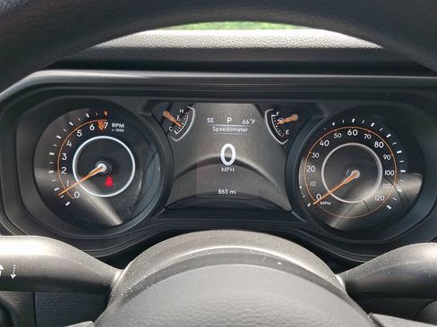 Used 2025 Jeep Gladiator Sport AWD/4WD image 19