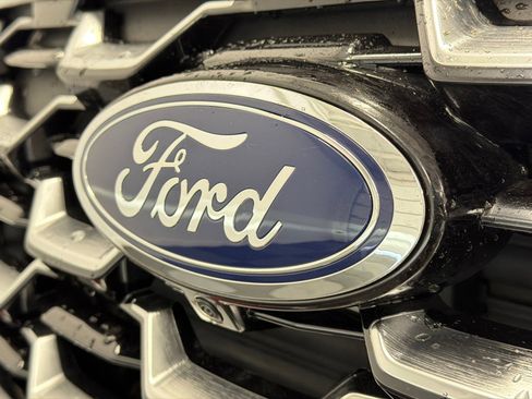 Used 2025 Ford Explorer Platinum w/ Ultimate Package image 14