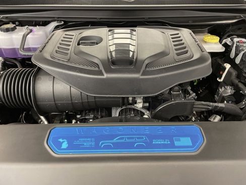 New 2025 Jeep Wagoneer 4WD w/ Premium Group I image 23