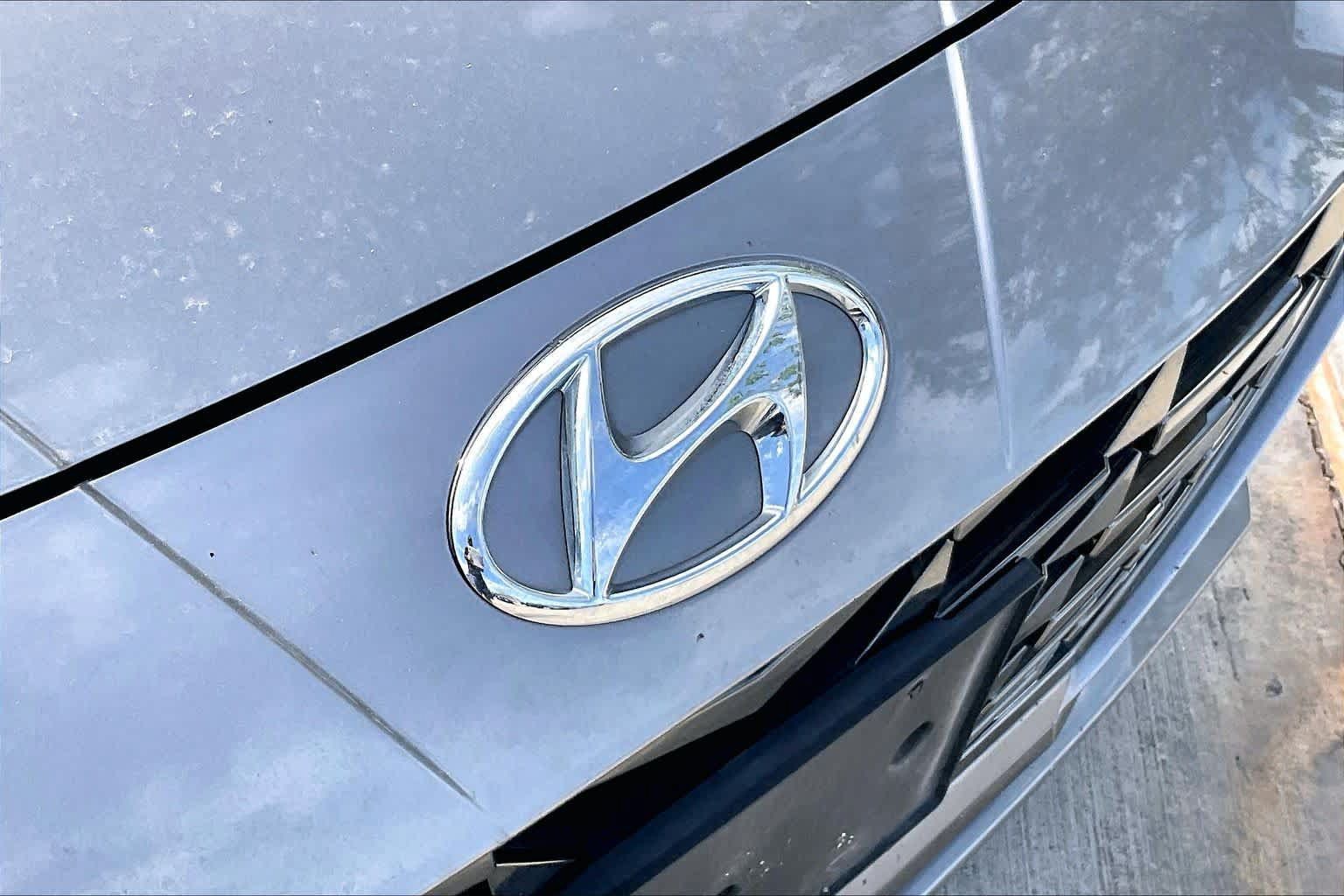 Used 2021 Hyundai Elantra SEL w/ Convenience + Premium Package FWD image 30