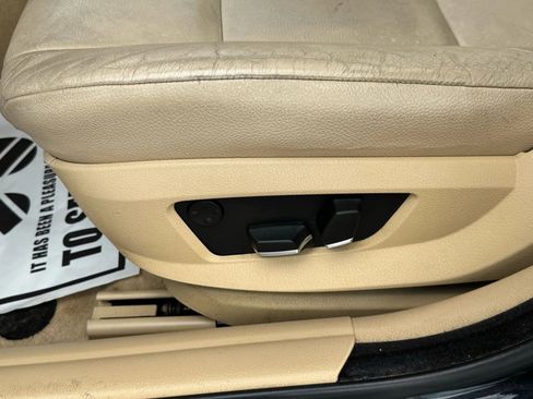 Used 2013 BMW 528i Sedan RWD image 18