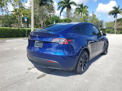 Used 2022 Tesla Model Y Long Range image 4