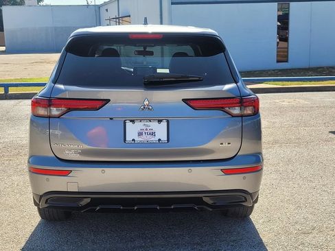 Used 2024 Mitsubishi Outlander SE FWD image 5