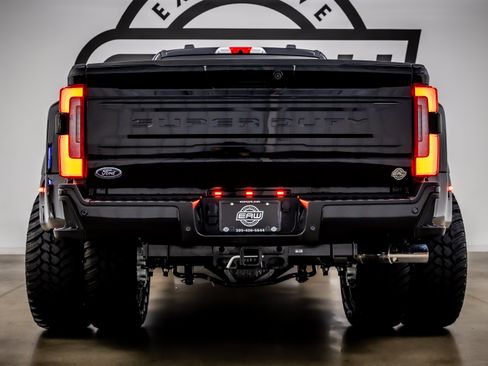 Used 2026 Ford F450 Platinum w/ FX4 Off-Road Package AWD/4WD image 11