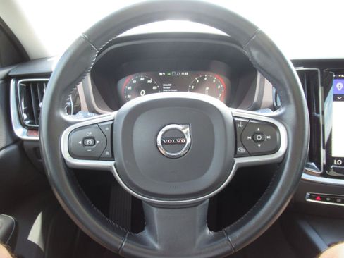 Used 2021 Volvo S60 T5 Momentum FWD image 23