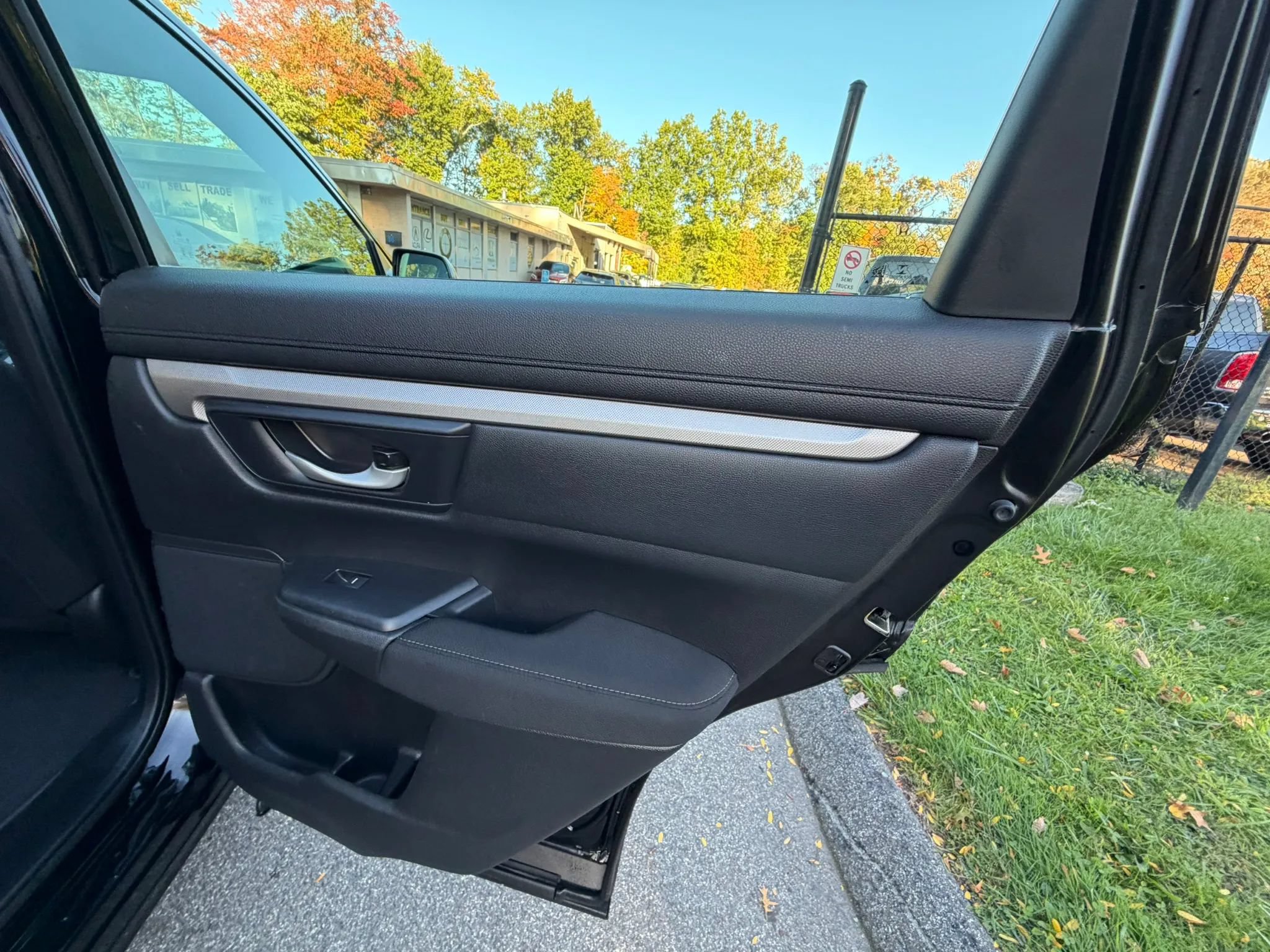Used 2019 Honda CR-V LX image 17