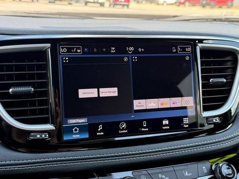 New 2026 Chrysler Pacifica Select image 18