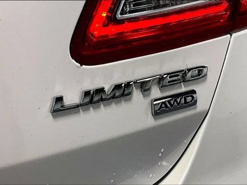 Used 2019 Ford Taurus Limited AWD/4WD image 23