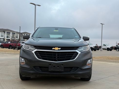 Used 2018 Chevrolet Equinox LS image 2