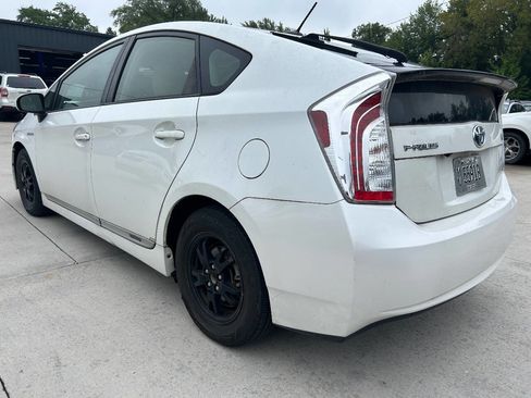 Used 2015 Toyota Prius Four image 5