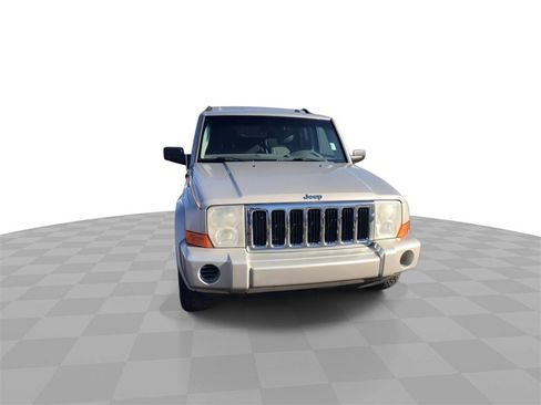 Used 2007 Jeep Commander Sport image 3
