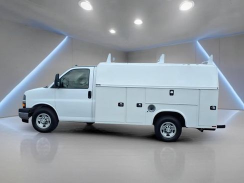 Used 2019 Chevrolet Express 3500 w/ Power Convenience Package RWD image 10