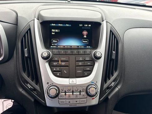 Used 2017 Chevrolet Equinox LS FWD image 12