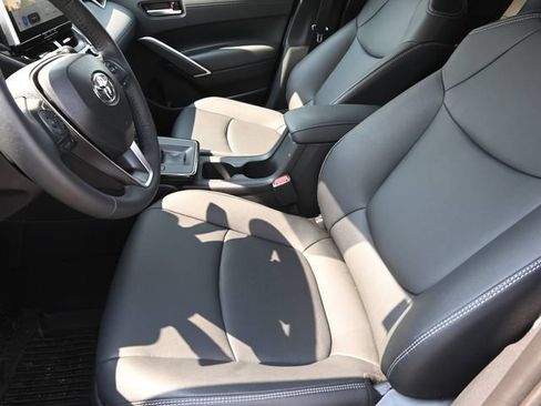 Used 2026 Toyota Corolla Cross XLE w/ Convenience Package AWD/4WD image 3