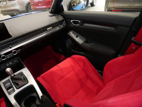 Used 2025 Honda Civic Type R image 11