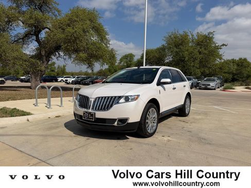Used 2014 Lincoln MKX FWD w/ Equipment Group 101A image 1