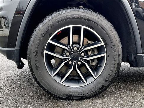 Used 2021 Jeep Grand Cherokee Trailhawk image 9