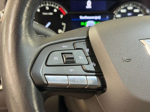Used 2022 Cadillac XT4 Luxury w/ Cold Weather Package FWD image 14