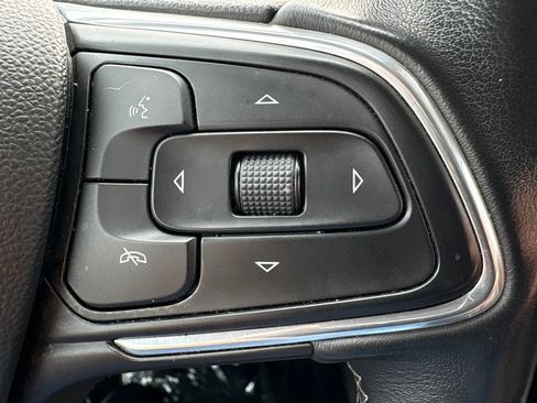Used 2020 Buick Encore GX Essence FWD image 25