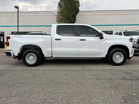 Used 2022 Chevrolet Silverado 1500 Custom w/ Safety Confidence Package AWD/4WD image 2