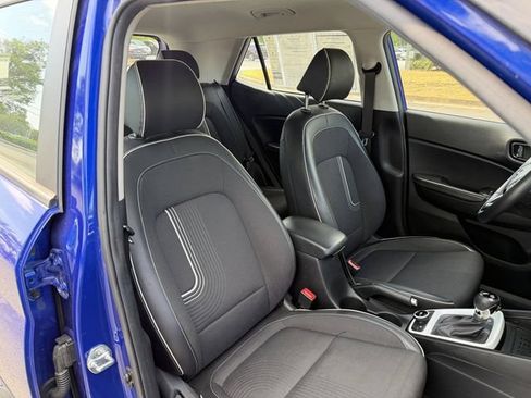 Used 2024 Hyundai Venue Limited FWD image 33