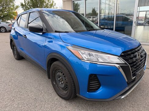 Used 2021 Nissan Kicks S FWD image 3