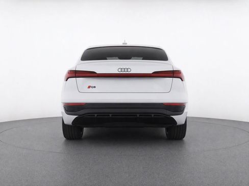 Used 2024 Audi Q8 e-tron Premium Plus AWD/4WD image 5