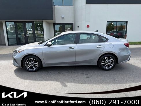 Used 2023 Kia Forte LXS FWD image 2