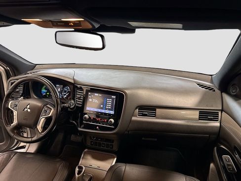 Used 2022 Mitsubishi Outlander LE image 20