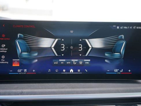 Used 2026 BMW X5 xDrive50e w/ Premium Package image 18