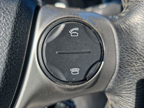 Used 2012 Toyota Camry L image 17